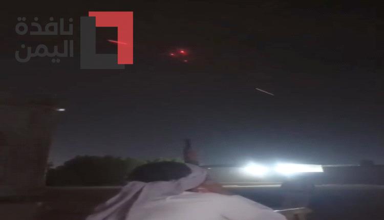 رجال القبائل يسقطون طائرة حوثية في مأرب بسلاح كلاشنكوف