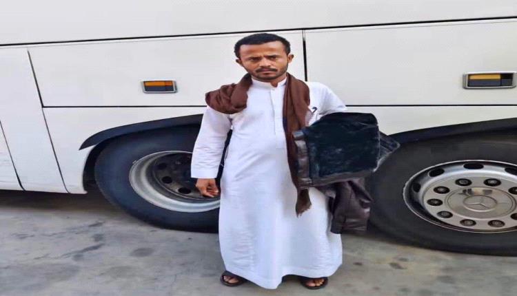 الحوثي يقصف جبهة حريب