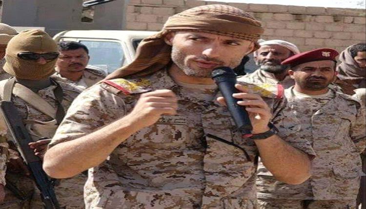 رتبة فريق وتعينه مستشار.. العليمي يواصل توزيع الرتب العسكرية على قيادات الإخوان