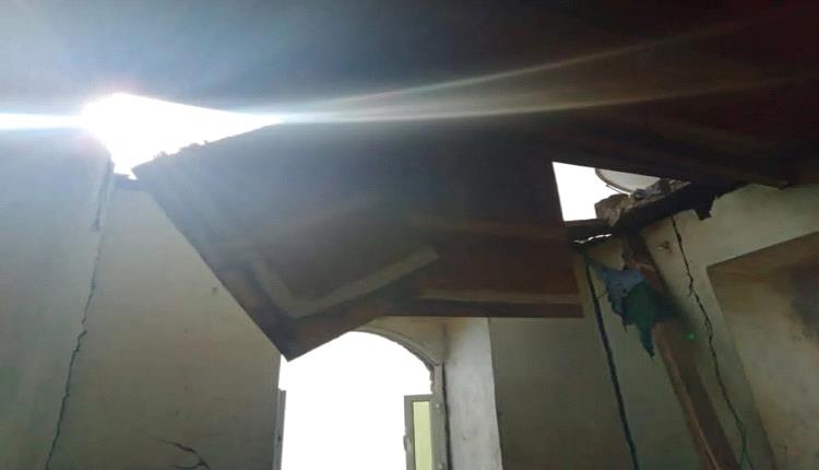 قصف حوثي يستهدف منزلًا في جبل العروس في تعز