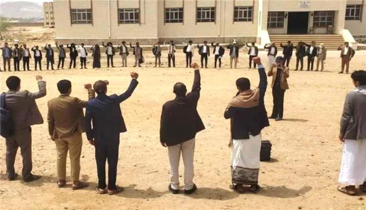 رفض قبلي متزايد.. الحوثيون يفشلون في تعويض خسائرهم ويدفعون بالأطفال إلى التجنيد