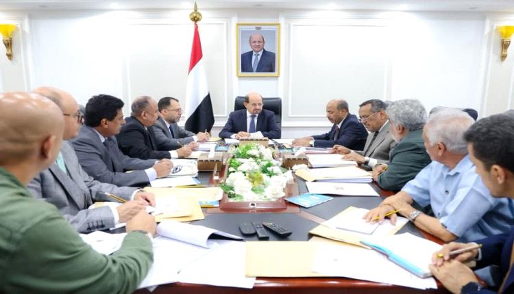 مجلس الطاقة باليمن يناقش أزمة الكهرباء والغاز.. ووعود جديدة بالمعالجات