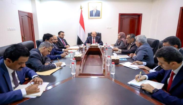 للانتقال من إدارة الاختلالات إلى معالجتها.. الحكومة تبدأ المرحلة الأولى للإصلاح المؤسسي من عدن