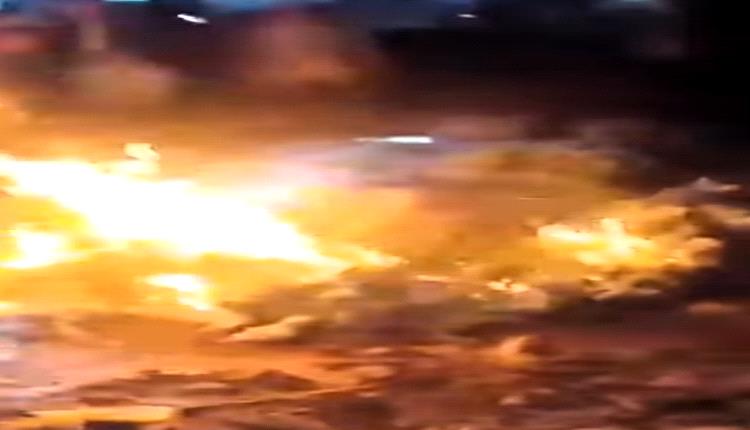 مزارعو حوث يحرقون كميات كبيرة من القات بعد رفضهم جبايات الحوثي
