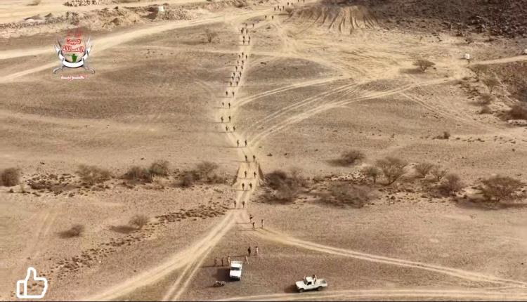 العمالقة تنفذ تمريناً تكتيكياً بالذخيرة الحية والطيران المسيّر لرفع الجاهزية القتالية