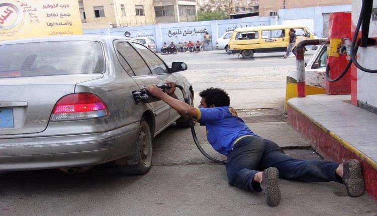 جريمة تهز صنعاء.. سائق يقتل عامل محطة وقود دهسا بعد هروبه دون دفع 30 ألف ريال