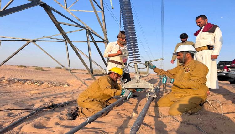 فرق الهندسة تستكمل اصلاح التخريب الذي ضرب خطوط نقل الكهرباء في مأرب