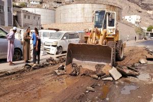 مدير عام التواهي يتفقد مشروع حجيف ويؤكد أهمية تطوير البنية التحتية وتسريع وتيرة الإنجاز