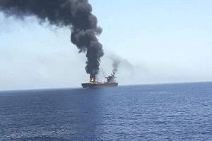 ثاني حادث من نوعه.. استهداف ناقلة نفط قبالة سواحل سلطنة عمان 