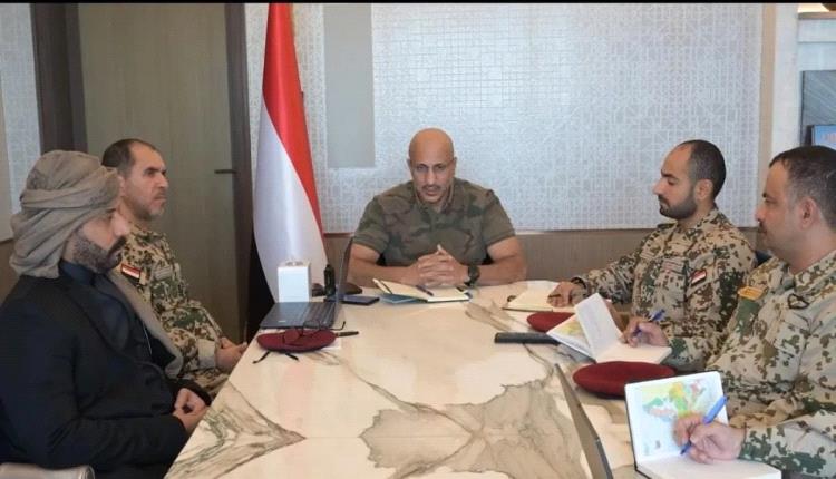 طارق صالح يتحرك عسكريًا عقب عرقلة الحوثيين لتشغيل مطار المخا 