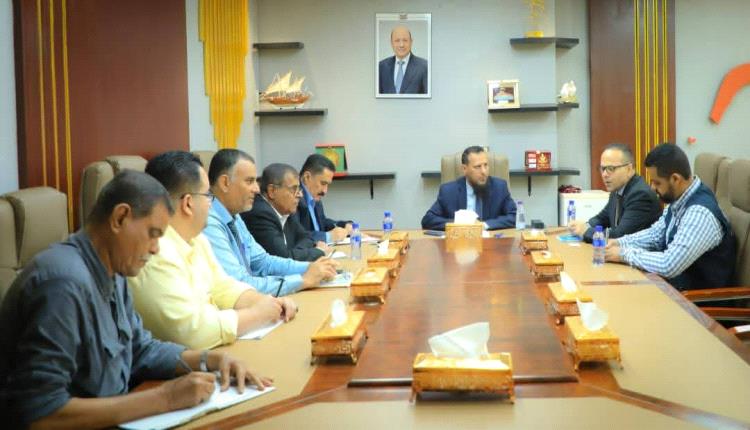 ناقش وزير الدولة، محافظ العاصمة عدن عبدالرحمن شيخ مع رئيس مكتب المفوضية السامية للأمم المتحدة لشؤون اللاجئين في عدن السيد محمد رفيق، برنامج العودة الطوعية للهجرة غير الشرعية #اليمن 