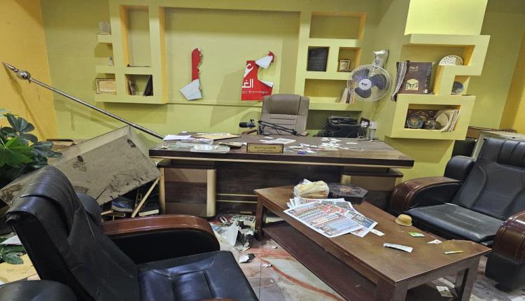 تنديد جنوبي ومحلي واسع باقتحام صحيفة عدن الغد.. والزنداني يوجه بتحقيق عاجل 