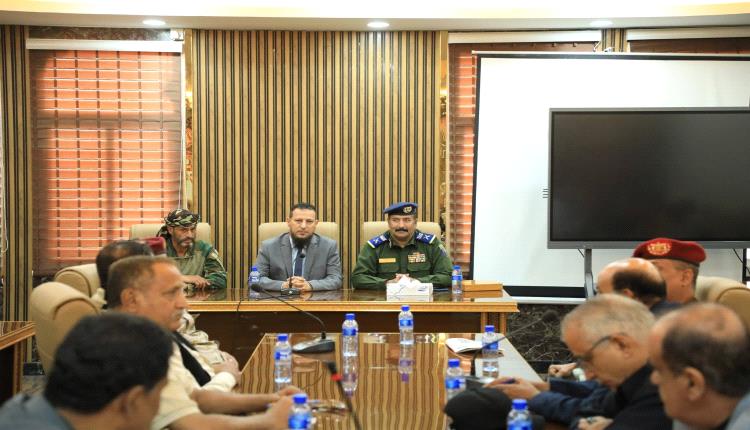 التقى وزير الدولة، محافظ العاصمة عدن الأستاذ عبد الرحمن شيخ اليوم الإثنين، في ديوان عام المحافظة، قيادة وأعضاء منتدى الشهيد عاطف للسلام والتنمية. #اليمن 