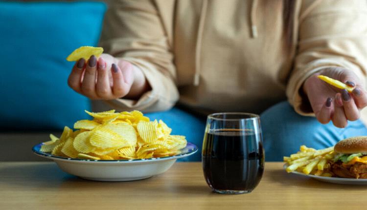 قد تحول التعافي إلى انتكاسة قاتلة.. أطعمة تهدد الناجين من السرطان