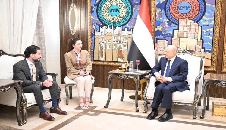 العليمي يتحدث عن ضغوط أمريكية على الحوثيين في صنعاء ويؤكد التزام الرئاسي بالسلام