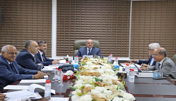 مجلس البنك المركزي بعدن يعقد اجتماع استثنائي لمناقشة أسعار الصرف وشحة السيولة من العملة الوطنية