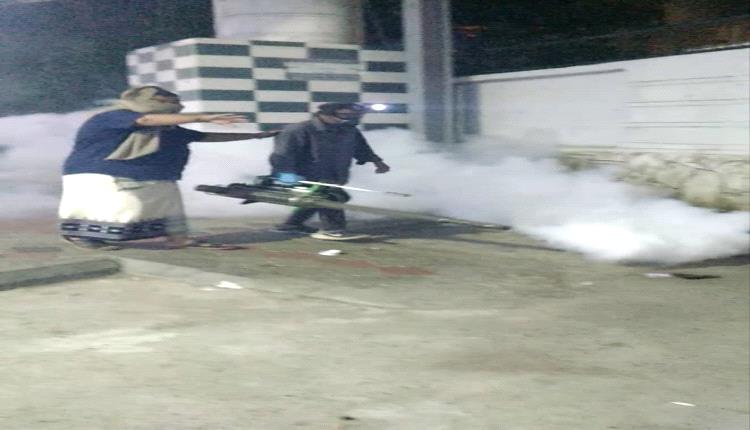 قسم صحة البيئة بمديرية التواهي ينفذ حملة رش ضبابي لليوم الثالث على التوالي