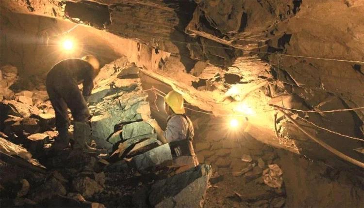 11 قتيلًا بانهيار منجم ذهب في غينيا