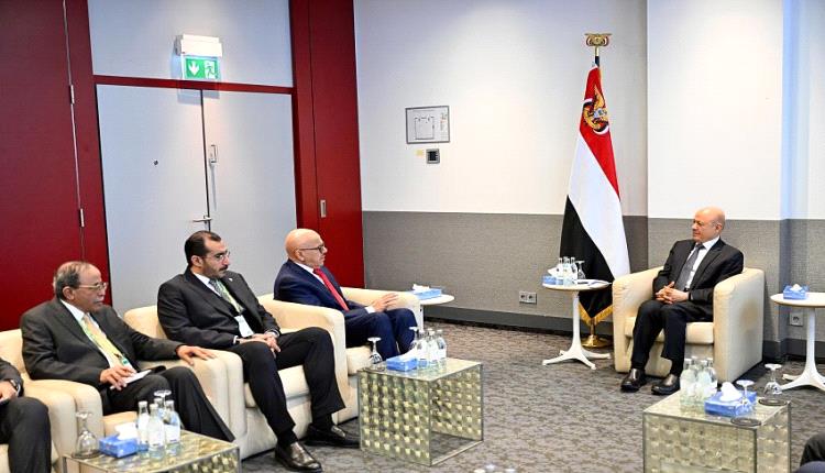 العليمي يؤكد اهمية الزخم الخليجي لبناء مؤسسات الدولة باليمن وإنهاء الانقلاب