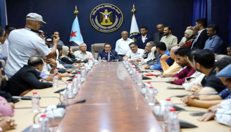 الانتقالي الجنوبي يؤكد حرصه على إقامة شراكات إيجابية مع دول الجوار دفاعًا عن المشروع العربي