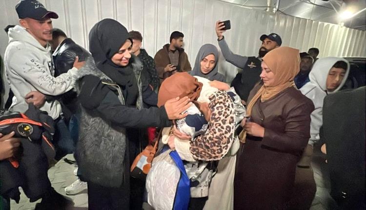 أفادت مصادر فلسطينية، فجر اليوم الاثنين، بوصول مسافرين من الخارج إلى قطاع غزة ضمن الدفعة العاشرة من العائدين، عبر معبر رفح. #اليمن 