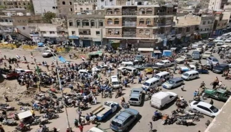 سلطة تعز توافق على فتح المنفذ الشرقي لمدينة تعز على مدار الساعة 