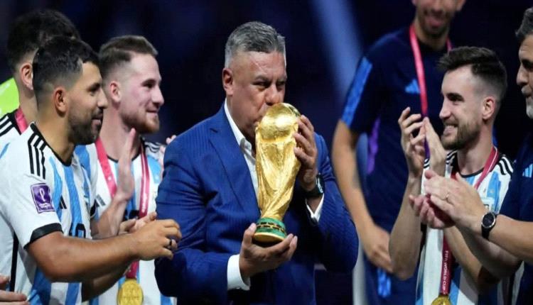 منع رئيس الاتحاد الأرجنتيني لكرة القدم من مغادرة البلاد.. شاهد السبب 