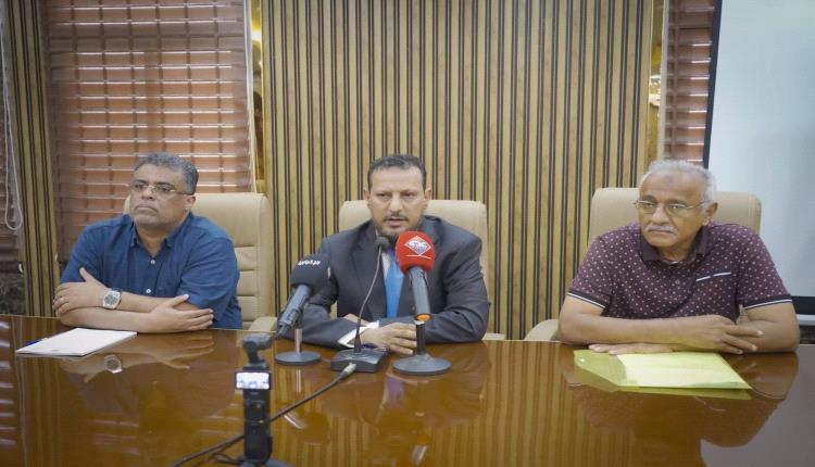 محافظ عدن يمنح المؤسسات 3 أشهر كمرحلة تقييم قبل البدء بالتغيير
