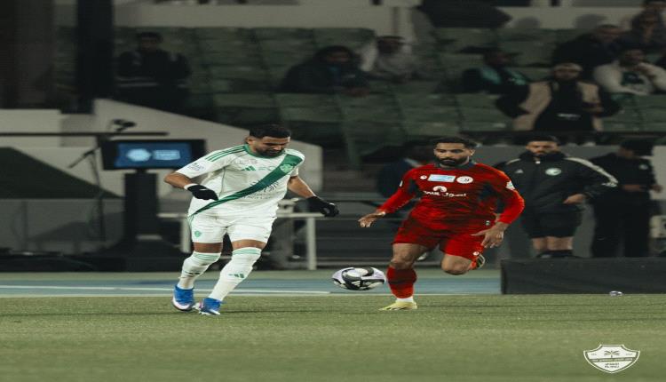 الأهلي يتصدر الدوري السعودي بعد فوزه على ضمك