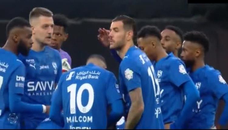الهلال يسقط في فخ التعادل امام التعاون ويتخلى عن صدارة الدوري السعودي
