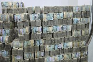 أسعار صرف الريال اليمني أمام الدولار اليوم الثلاثاء في عدن وصنعاء