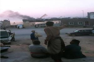 حريق يلتهم سفينة شحن بميناء سقطرى