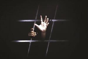 تقرير حقوقي يوثق 382 انتهاكًا حوثيًا ضد محامين في صنعاء خلال ثلاثة أعوام