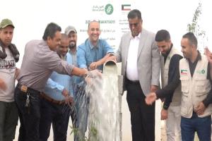 مياه عدن تدشن الضخ التجريبي لستة آبار ارتوازية في بئر أحمد