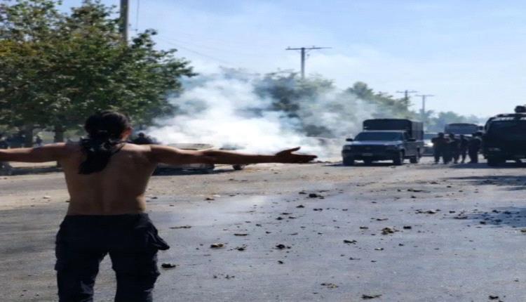 اندلاع مواجهات عنيفة بين متظاهرين وقوات الأمن بإيران 