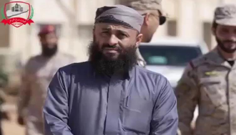 نشر المركز الإعلامي ل قوات درع الوطن تسجيل لقائدها بشير المضربي الصبيحي، تضمنت رسالة هامة إلى المجلس الإنتقالي الجنوبي، يدعوه فيها للإنسحاب درءً للفتنة وحقناً للدماء. #اليمن 