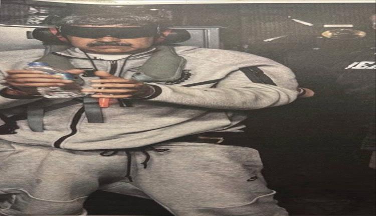 مكبل اليدين ومعصوب العينين.. ترامب ينشر صورة رئيس فنزويلا بعد اعتقاله 