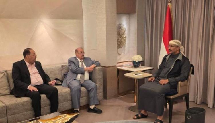 طارق صالح يلتقي رئيس مجلس النواب في الرياض