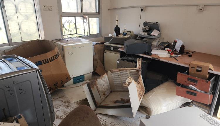 مختبر مياه عدن يتعرض للنهب.. صور 