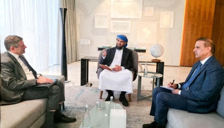 لقاء هام يجمع المحرمي والسفير الأمريكي.. تفاصيل