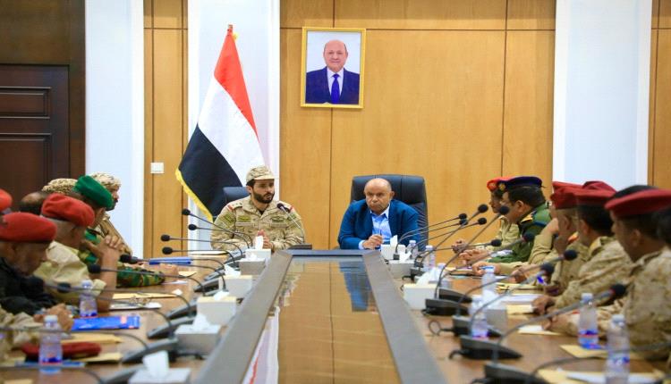 بحضور سعودي.. اجتماع عسكري هام في المكلا يخرج بقرارات ورسالة لقوات النخبة