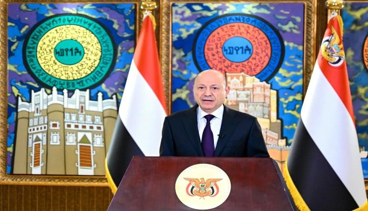 العليمي في خطاب يعلن تشكيل لجنة عسكرية عليا لاستعادة مؤسسات الدولة سلما اوحربا