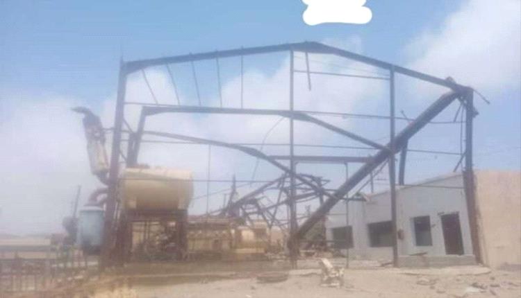 الحوثي ينهب ما تبقى من محطة كهرباء اللحية شمال الحديدة