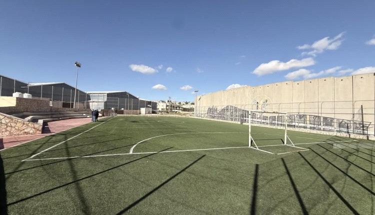 إسرائيل تأمر بهدم ملعب كرة قدم في الضفة  