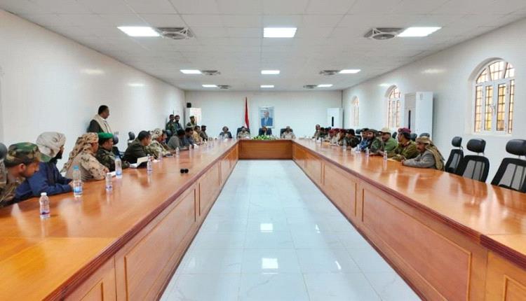 لجنة عسكرية سعودية تصل شبوة لبحث تسليم مواقع حيوية ودمج قوات الدفاع