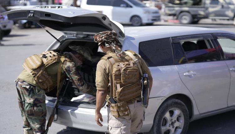 محافظ حضرموت يوجّه بمنع حمل السلاح ويطلع على خطة تأمين مطار الريان