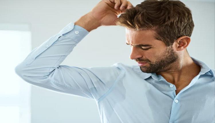 رائحة العرق الكريهة.. أسبابها وطرق علاجها