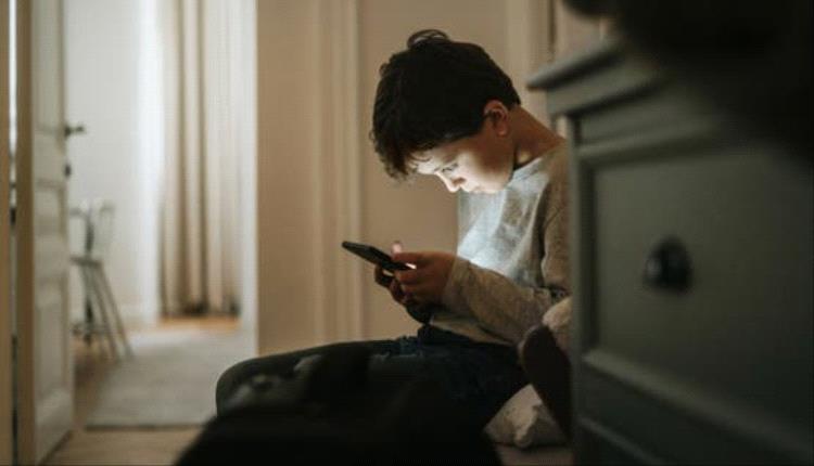 نصائح لتقليل وقت استخدام الأطفال للشاشات