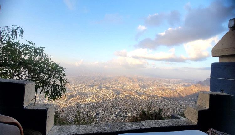 تعز تحت القيد الإخواني.. صعود جبل صبر يتحول إلى تحقيق أمني يهين الأهالي