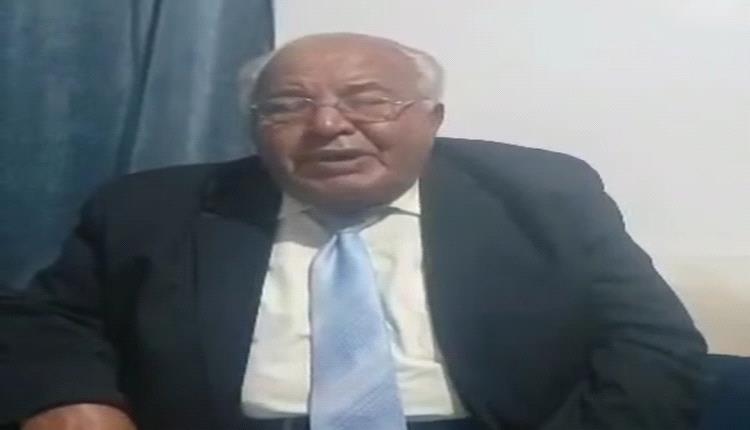 ممثل في صنعاء يهاجم الحوثيين بشدة ويكشف عن 3 طبقات وموظفون بلا رواتب منذ 11 عامًا